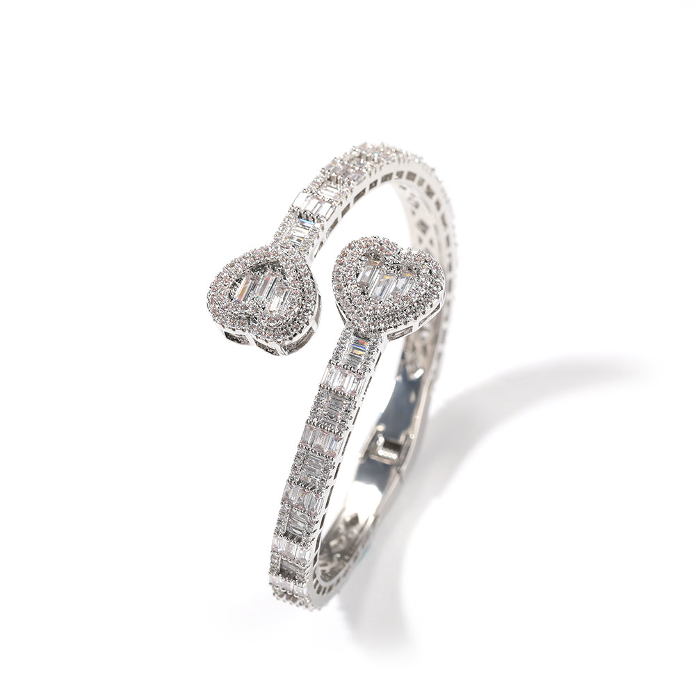 ICY HEART BANGLE