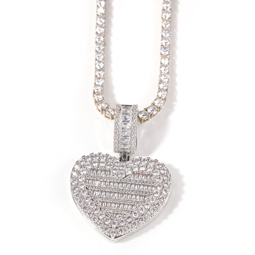 PERSONALIZED HEART-SHAPED LOCKET NECKLACE