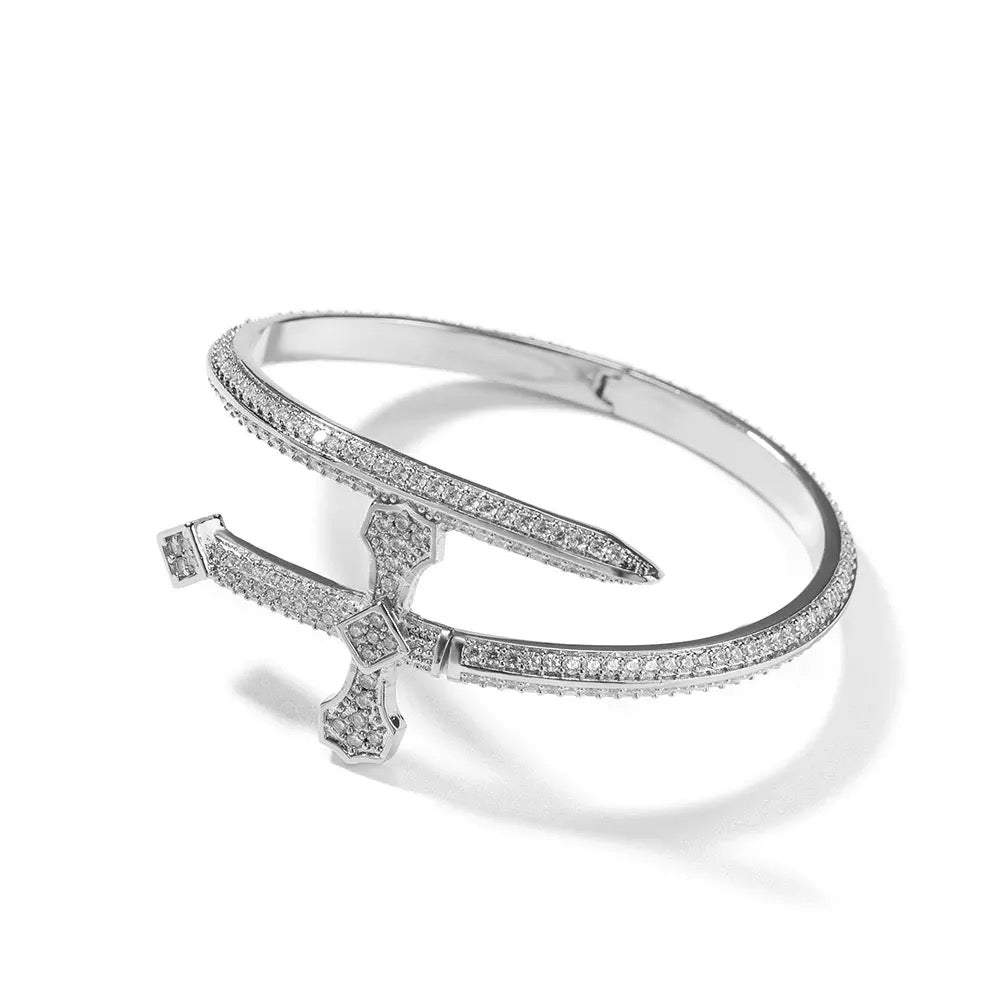 CROSS BANGLE